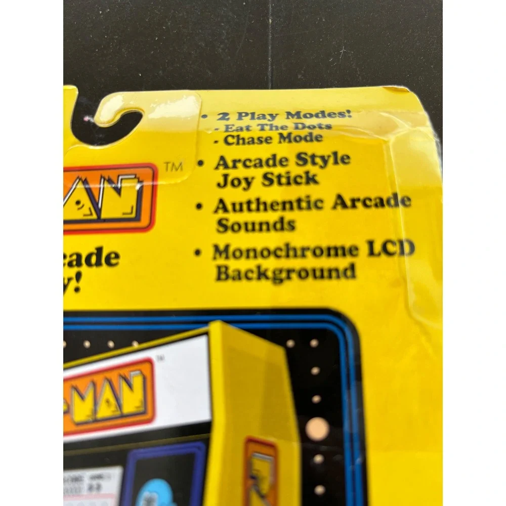 Basic Fun Pac-Man Mini Arcade Game‎ Handheld Retro Electronic Toy Yellow NEW